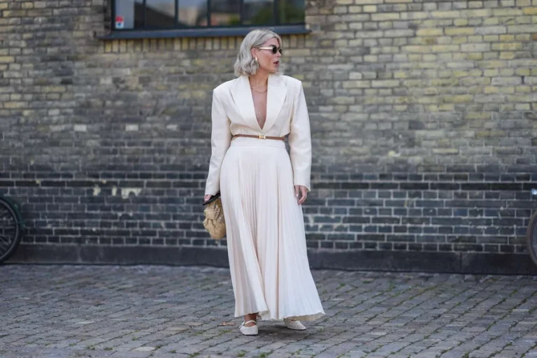 Office Wear Fashion Inspiration Daily for a Stylish Work Look Office Wear Fashion Inspiration Daily for a Stylish Work Look