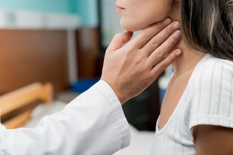 Common Myths About Thyroid Disease and Weight Gain (Fact vs. Fiction)